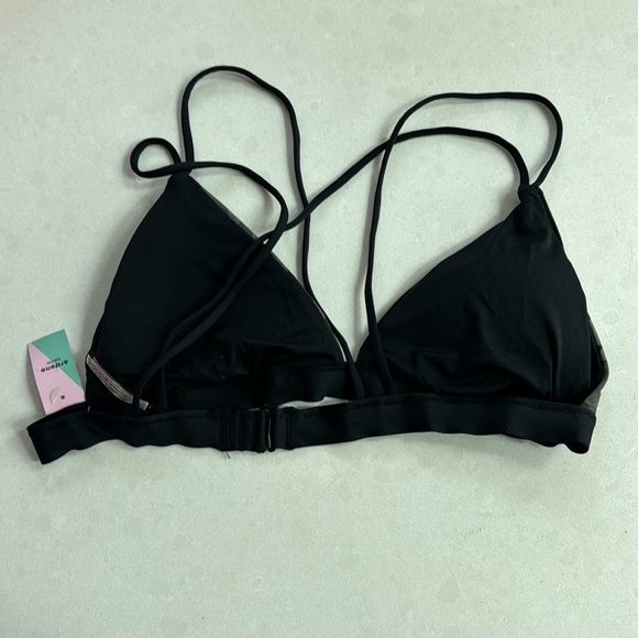 Bikini - Picture 4 of 7